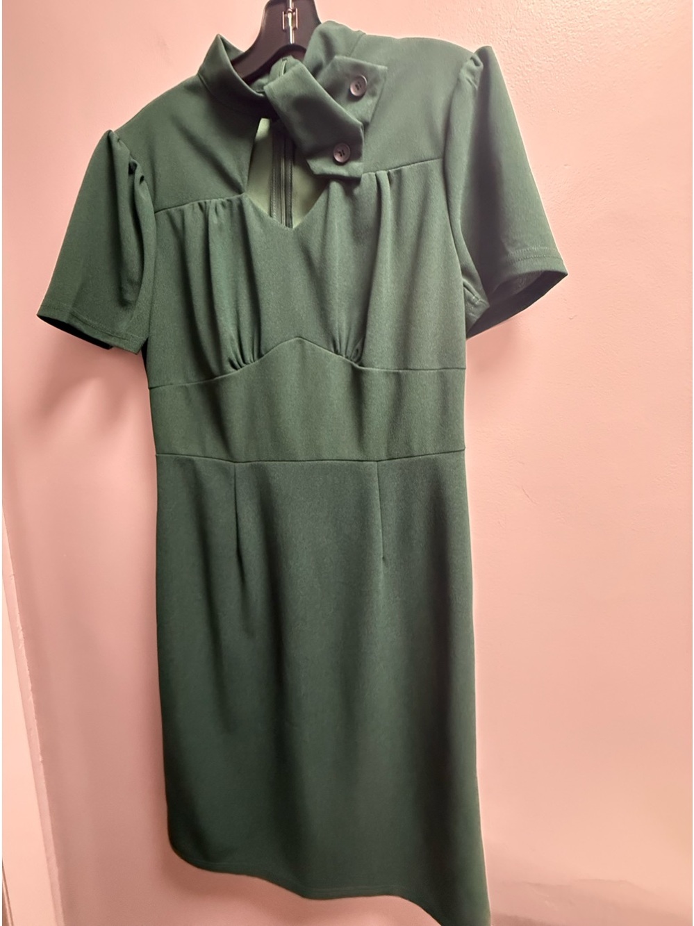 Like New Vintage Short-Sleeve Forest Green Retro Midi Dress w/Buttoned Neck Tie